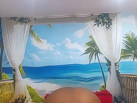 JUICYASSxx28 webcam