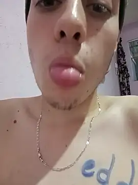 Carlitos7381 webcam
