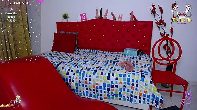 thalia_mills19 live cam on StripChat