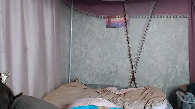 leila_bambi_ webcam