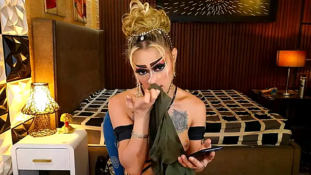 HorseCockDivine webcam