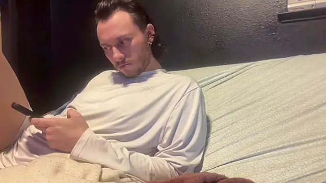 Cloudyydayzz webcam
