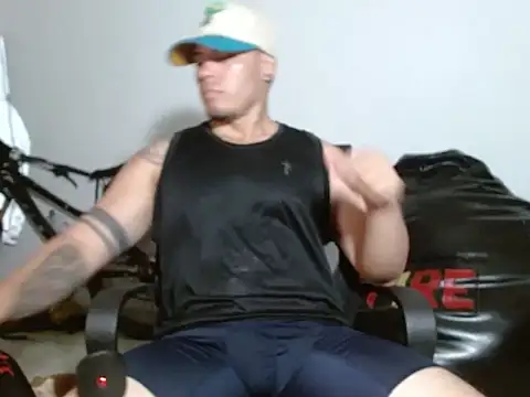Danielsbigcum live sex cam