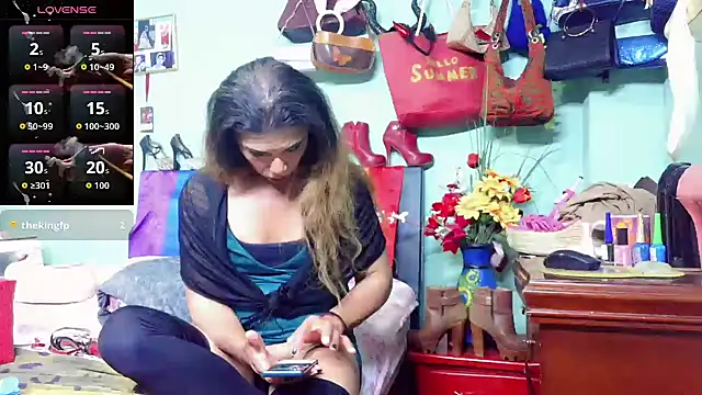 Xiaraa26 live cam on StripChat