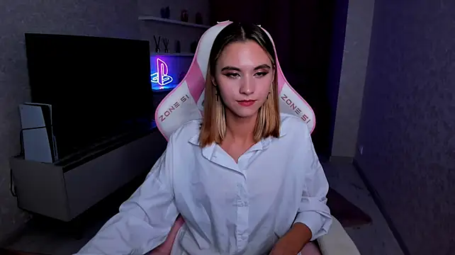 EllaCurtis webcam