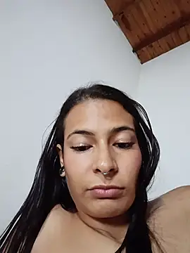 DARKJOLIE7 live cam on StripChat