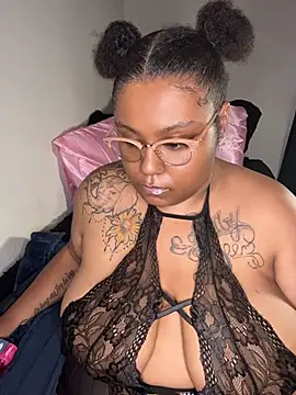 Mzkreamz512 live cam on StripChat