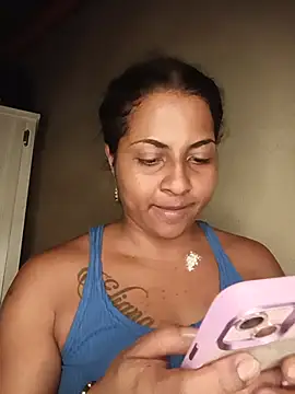 Giselabrunette25 webcam