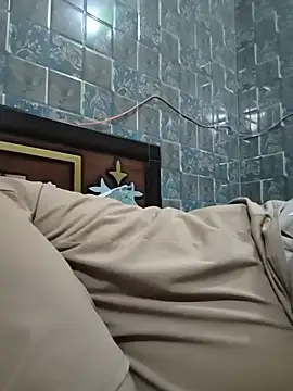 Mr_CurioX_369 webcam