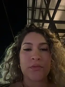 Sara_smiiith211 webcam