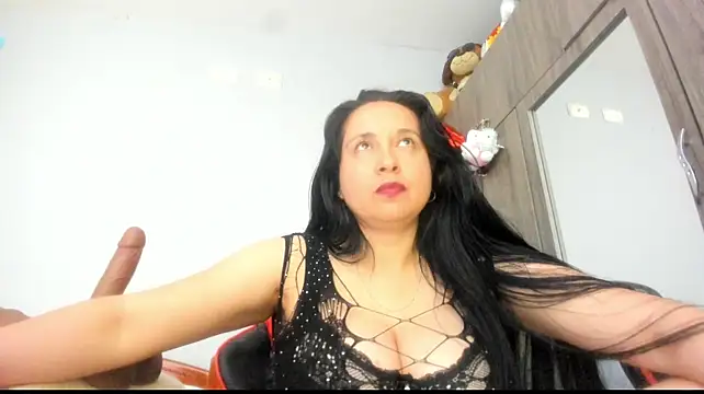 cami_hot_tits webcam