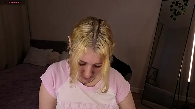 Lollybunnyy webcam