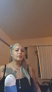 ShineyQuinn webcam