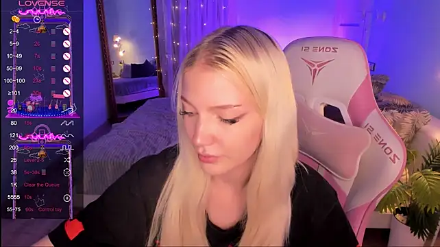AnyaTaylor_ webcam