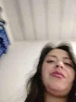 LUNAGREEN_1 live cam on StripChat