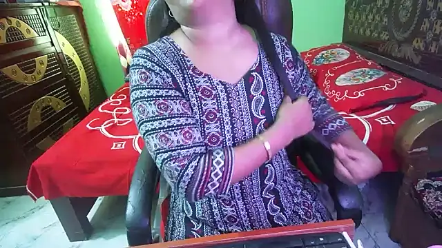 BengaliQueenStar webcam