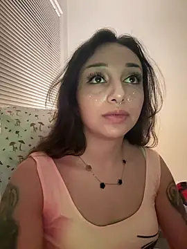 CharmingMaddie webcam