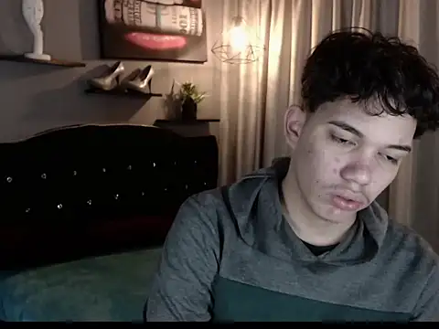 haku_nayro webcam