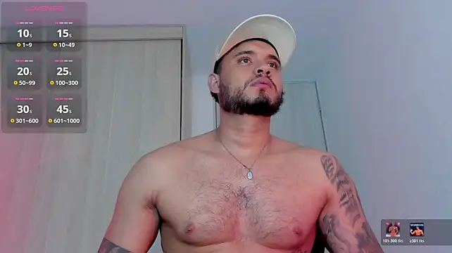 AUSTINN_TORRES live cam on StripChat