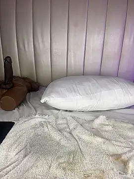 SandraMilerr live cam on StripChat