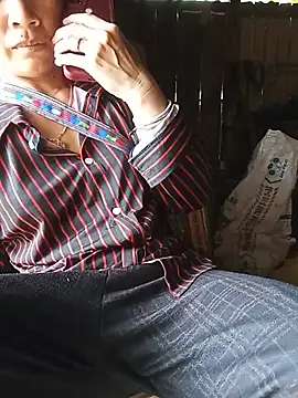 Linda-04 live cam on StripChat
