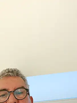 Oldmenhot66 webcam