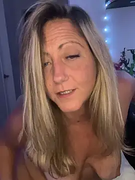missferalfox (F milf) - nakey rest of stream