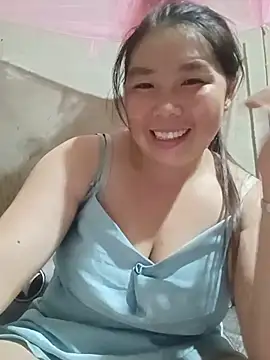 quynhkoolbae live cam preview