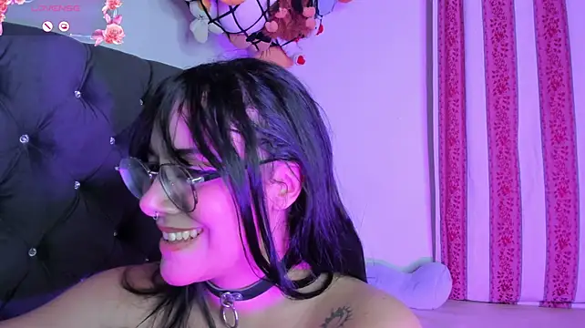 Lilithh_Kuro webcam