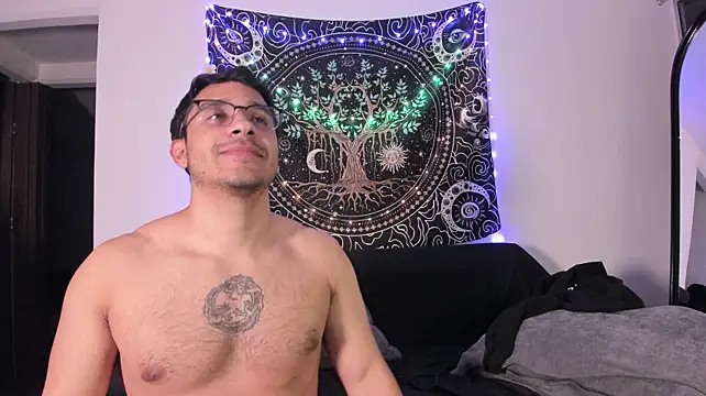 alphaandmuse webcam