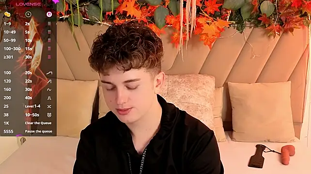 Miless_Cooper webcam
