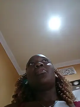 queenpee254's live room