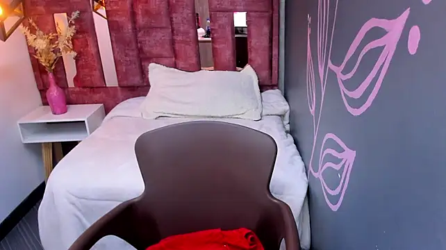 Maya_Fox__ live cam on StripChat