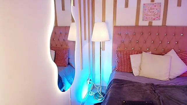 Daphne_Velmont live cam preview
