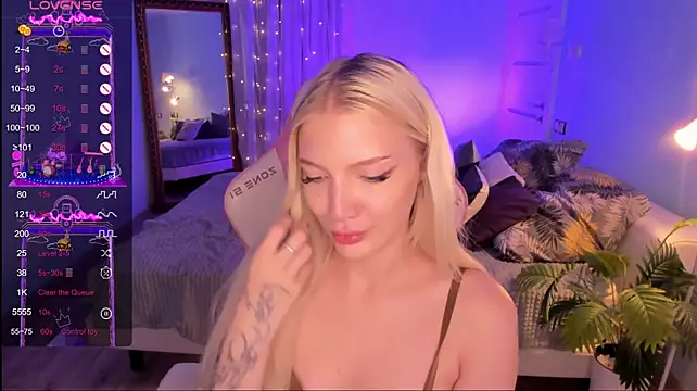 AnyaTaylor_ webcam
