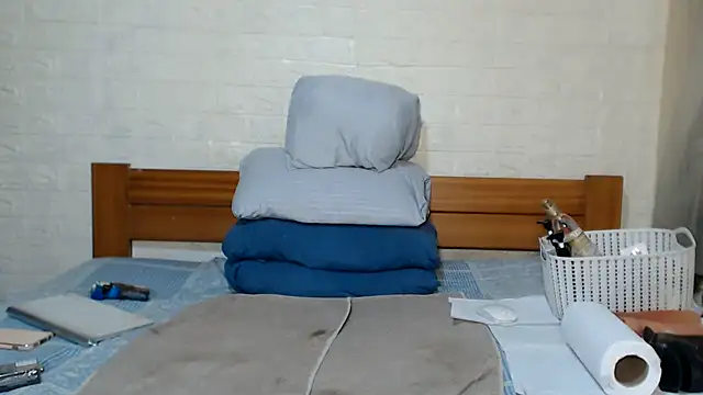 awild_kitten live cam preview