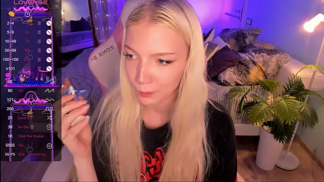 AnyaTaylor_ webcam