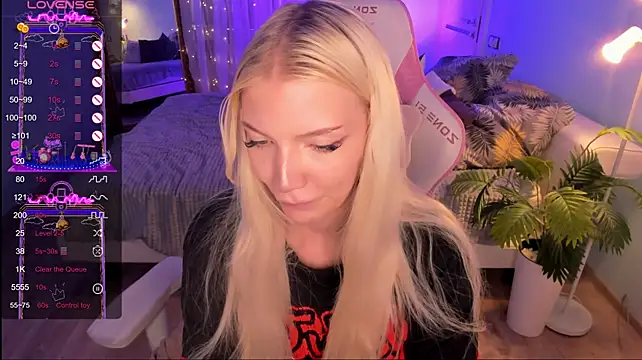 AnyaTaylor_ webcam