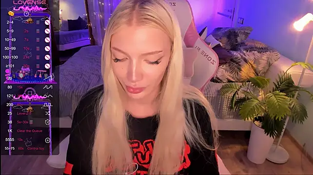AnyaTaylor_ webcam