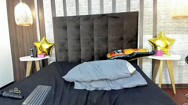 Hannah_Cross webcam