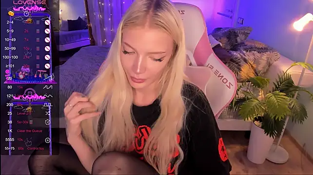 AnyaTaylor_ live cam on StripChat