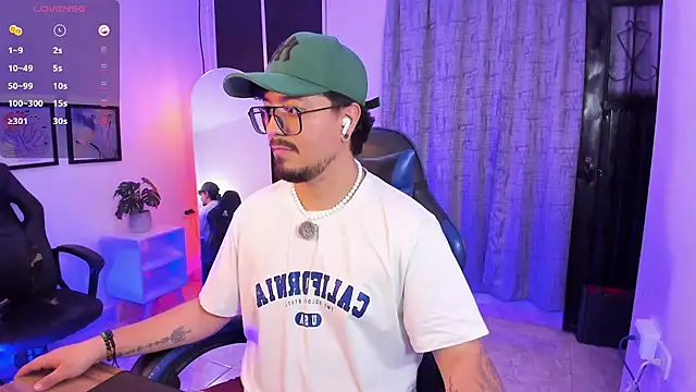 DaviidEvans_ live cam on StripChat