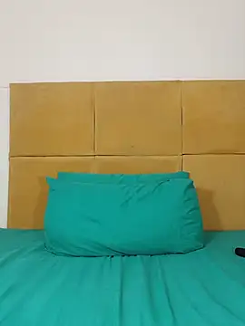 HugeTitisxx live cam preview
