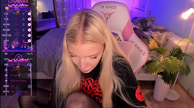 AnyaTaylor_ webcam