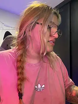 Sophia_Weest99 webcam