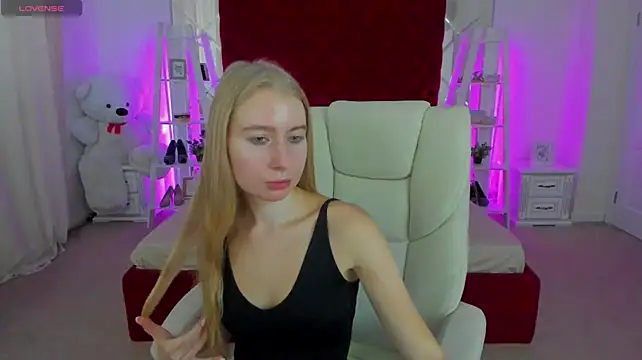 Alina_Blonde webcam