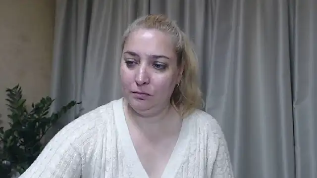 sweetpussy13 webcam