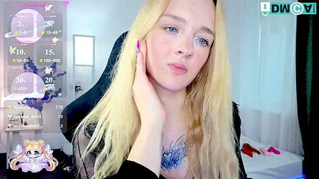 Aliceglass__ webcam