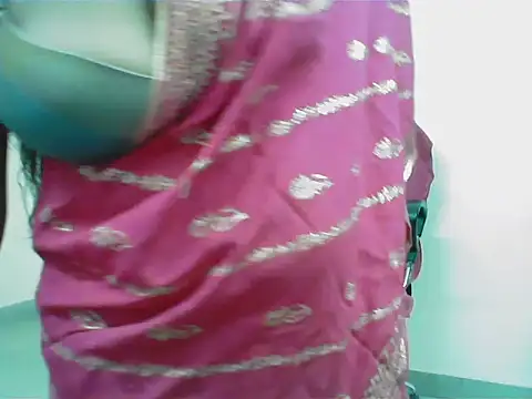 LovingPihu webcam