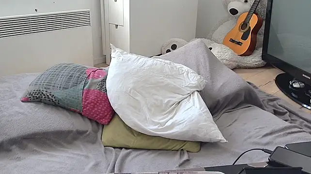 CeriseLapine webcam